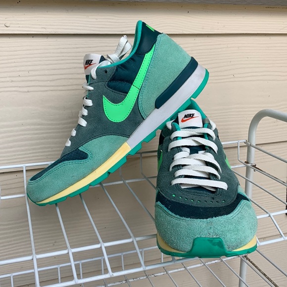 Nike Other - Nike air epic vintage US 9 dark green teal suede shoes 532469-330